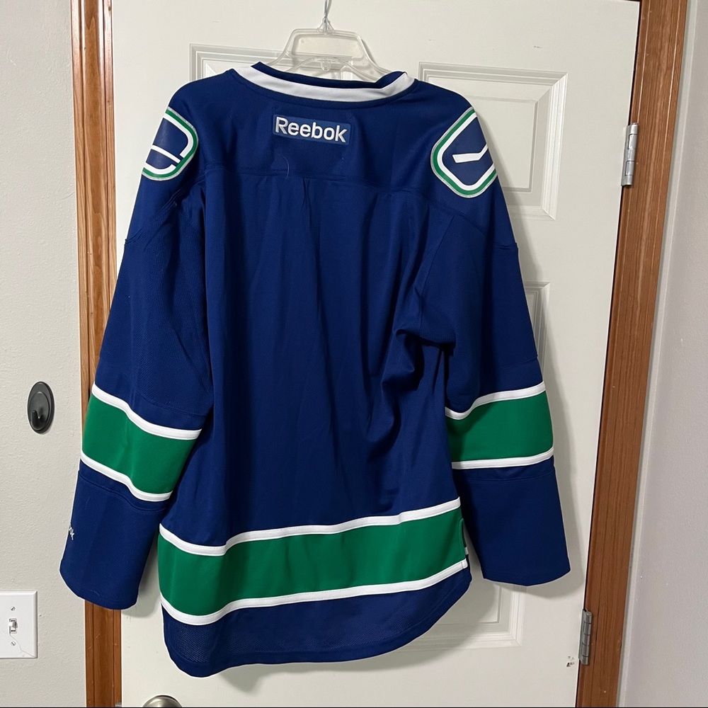 Vancouver Canucks Jersey - Picture 3 of 3